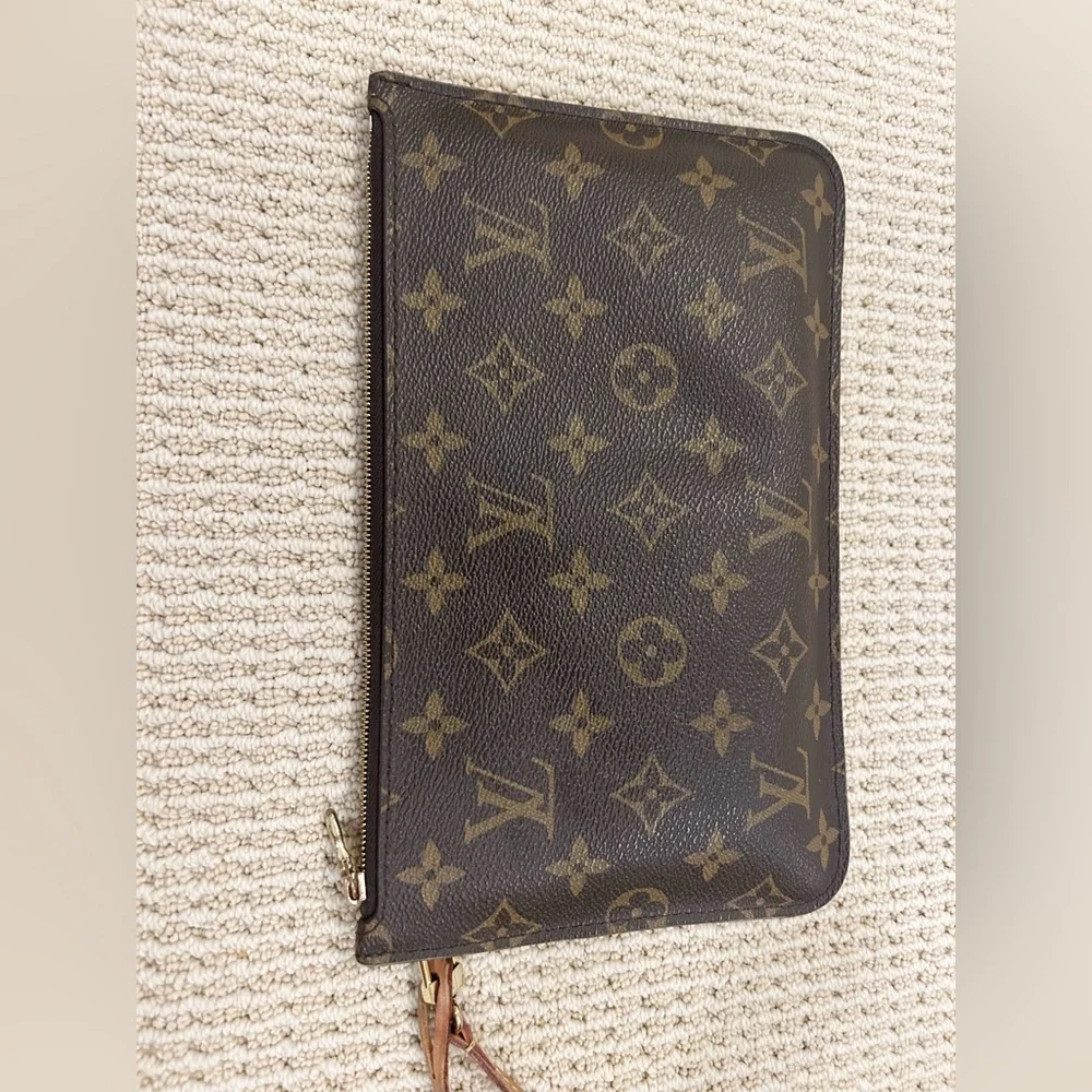Well-cared-for Louis Vuitton Neverfull GM - Picture 6 of 15
